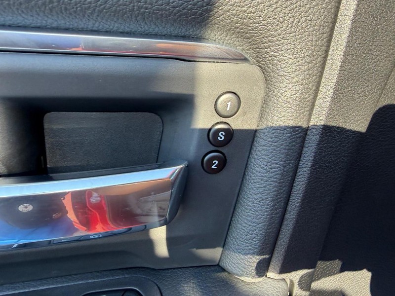 Ram 2500 Vehicle Full-screen Gallery Image 18