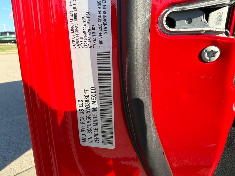 Ram 2500 Vehicle Full-screen Gallery Image 22
