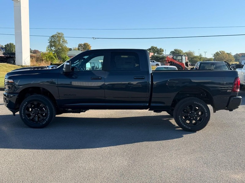 Ram 2500 Vehicle Full-screen Gallery Image 2