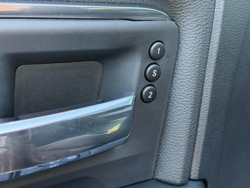 Ram 2500 Vehicle Full-screen Gallery Image 10