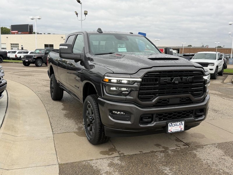Ram 2500 Vehicle Full-screen Gallery Image 3
