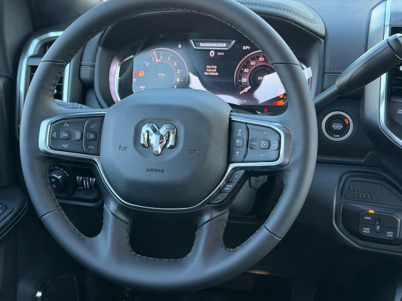 Ram 2500 Vehicle Full-screen Gallery Image 6
