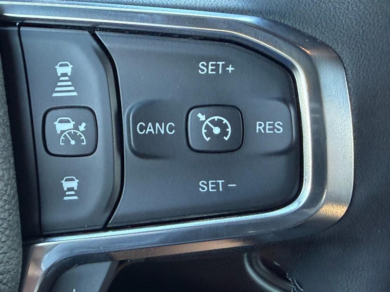 Ram 2500 Vehicle Full-screen Gallery Image 13