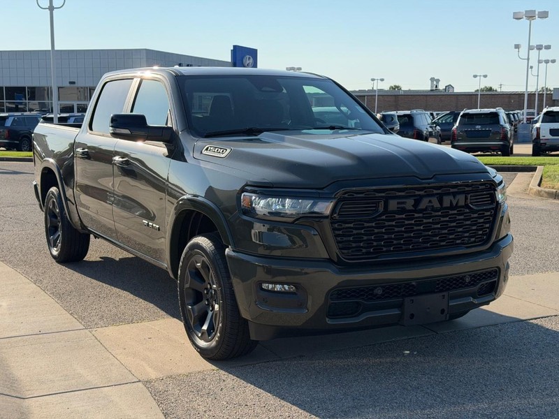 Ram 1500 Vehicle Full-screen Gallery Image 3
