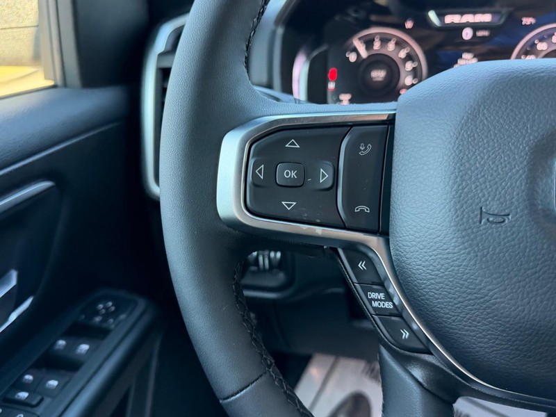 Ram 1500 Vehicle Full-screen Gallery Image 11