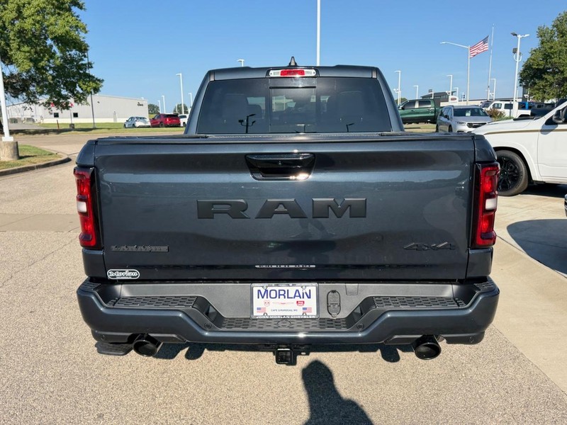 Ram 1500 Vehicle Full-screen Gallery Image 5