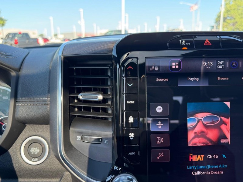 Ram 1500 Vehicle Full-screen Gallery Image 15