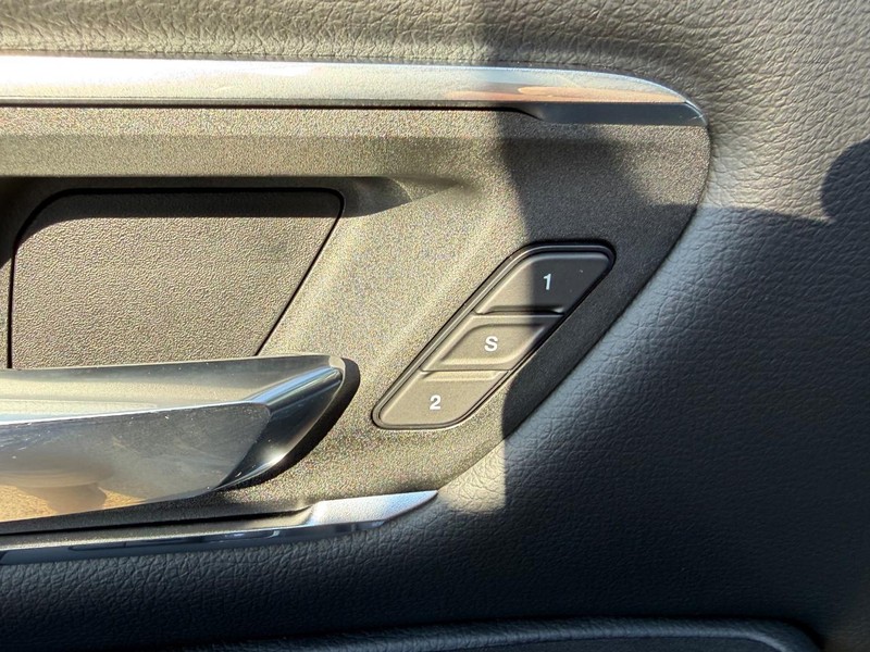 Ram 1500 Vehicle Full-screen Gallery Image 20