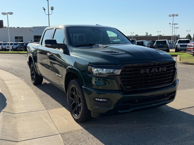Ram 1500 Vehicle Full-screen Gallery Image 3