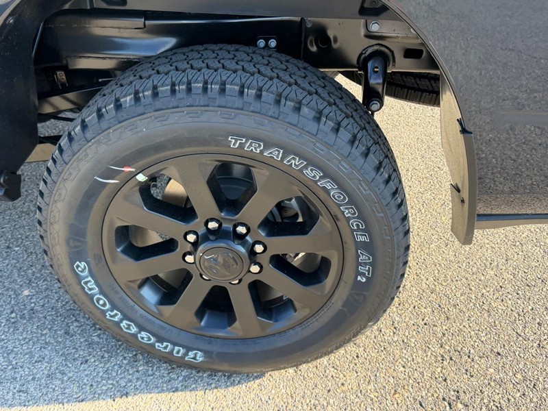 Ram 2500 Vehicle Full-screen Gallery Image 7