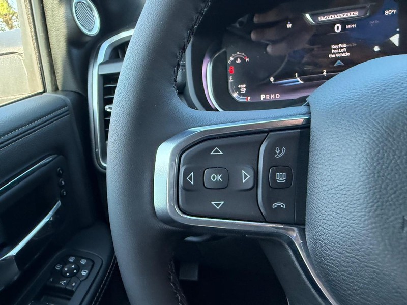 Ram 2500 Vehicle Full-screen Gallery Image 11