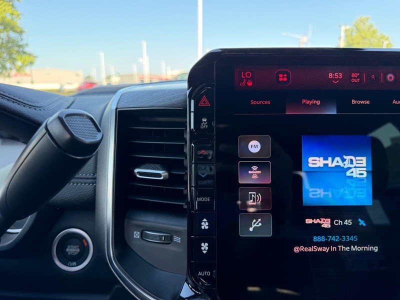 Ram 2500 Vehicle Full-screen Gallery Image 14