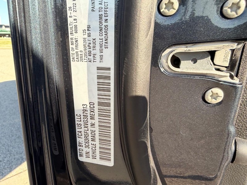 Ram 2500 Vehicle Full-screen Gallery Image 22