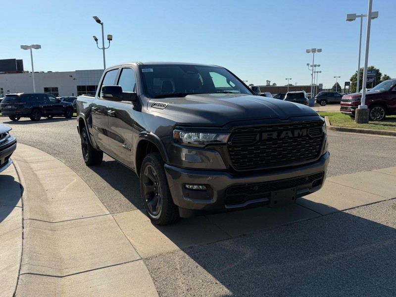 Ram 1500 Vehicle Full-screen Gallery Image 3
