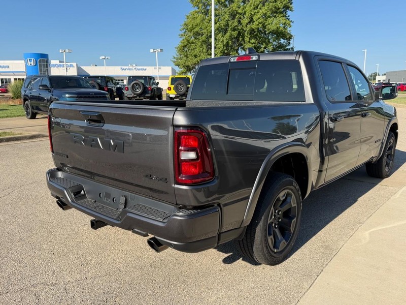 Ram 1500 Vehicle Full-screen Gallery Image 4
