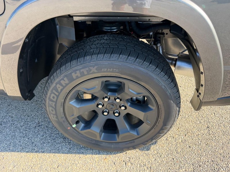 Ram 1500 Vehicle Full-screen Gallery Image 7