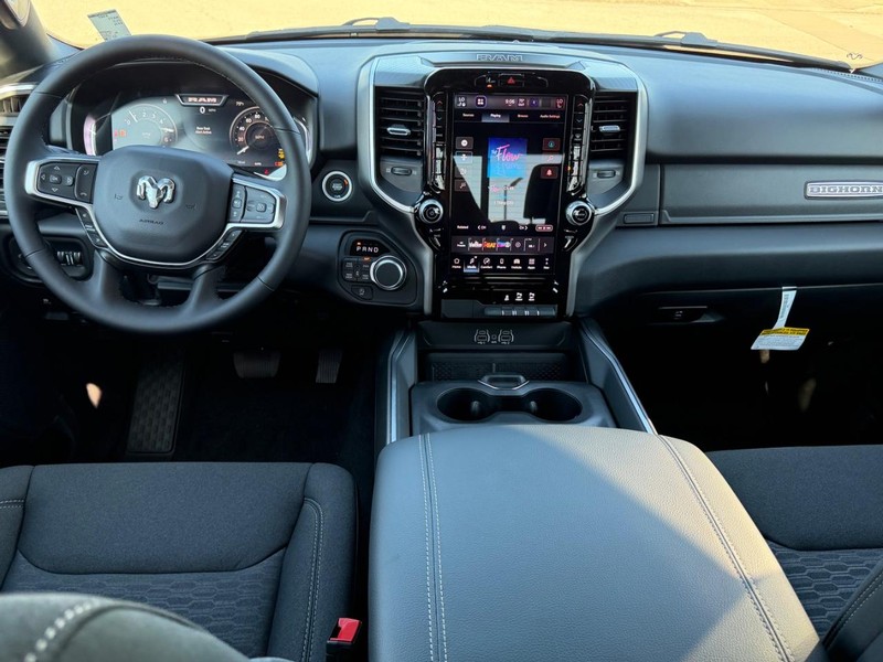 Ram 1500 Vehicle Full-screen Gallery Image 9