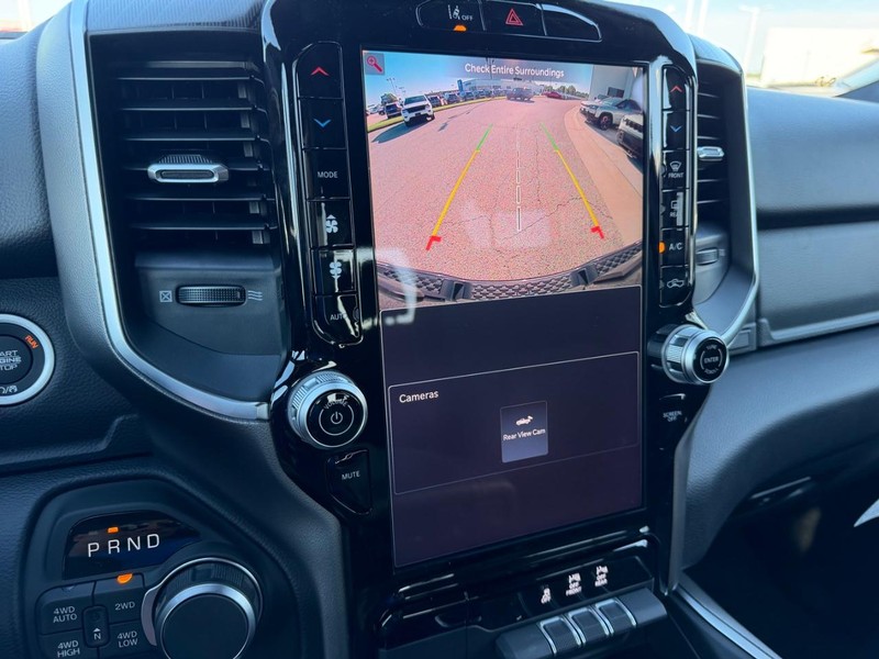 Ram 1500 Vehicle Full-screen Gallery Image 21