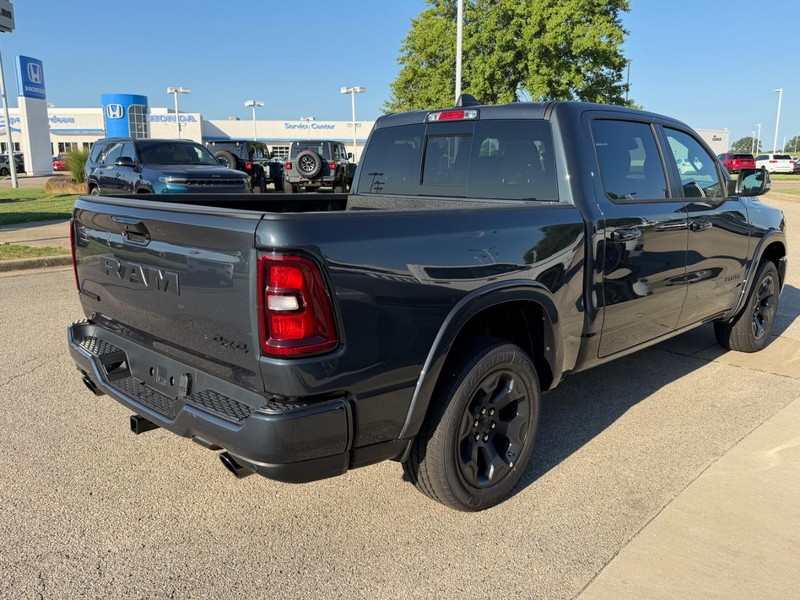 Ram 1500 Vehicle Full-screen Gallery Image 4