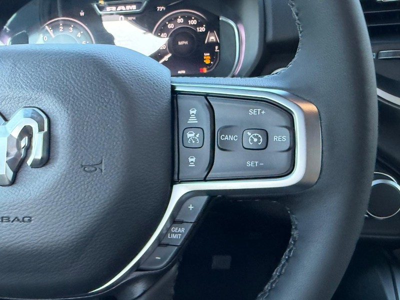Ram 1500 Vehicle Full-screen Gallery Image 12