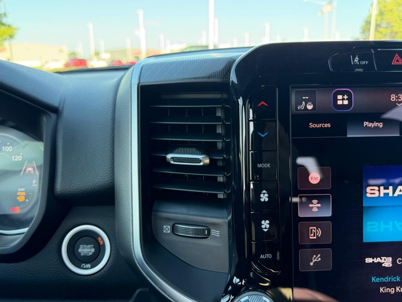 Ram 1500 Vehicle Full-screen Gallery Image 14