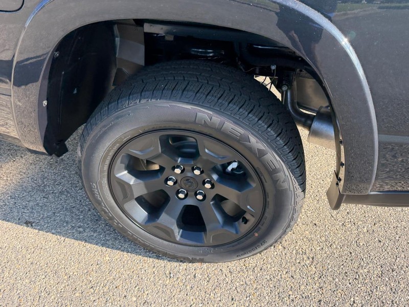 Ram 1500 Vehicle Full-screen Gallery Image 7