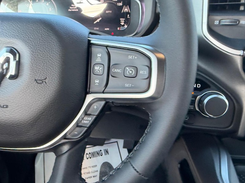 Ram 1500 Vehicle Full-screen Gallery Image 12