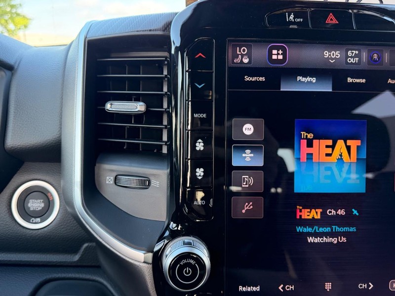 Ram 1500 Vehicle Full-screen Gallery Image 14