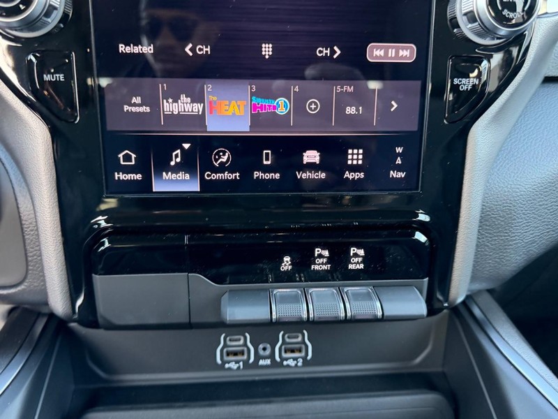 Ram 1500 Vehicle Full-screen Gallery Image 15