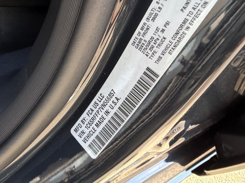 Ram 1500 Vehicle Full-screen Gallery Image 22