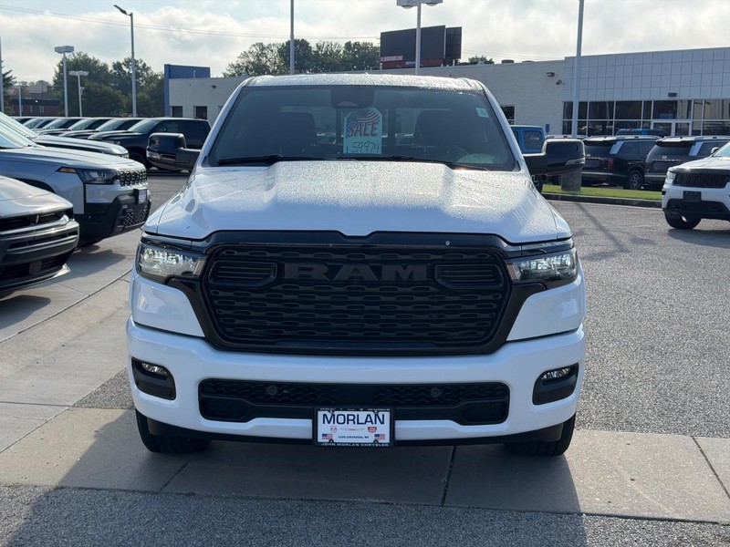 Ram 1500 Vehicle Full-screen Gallery Image 2