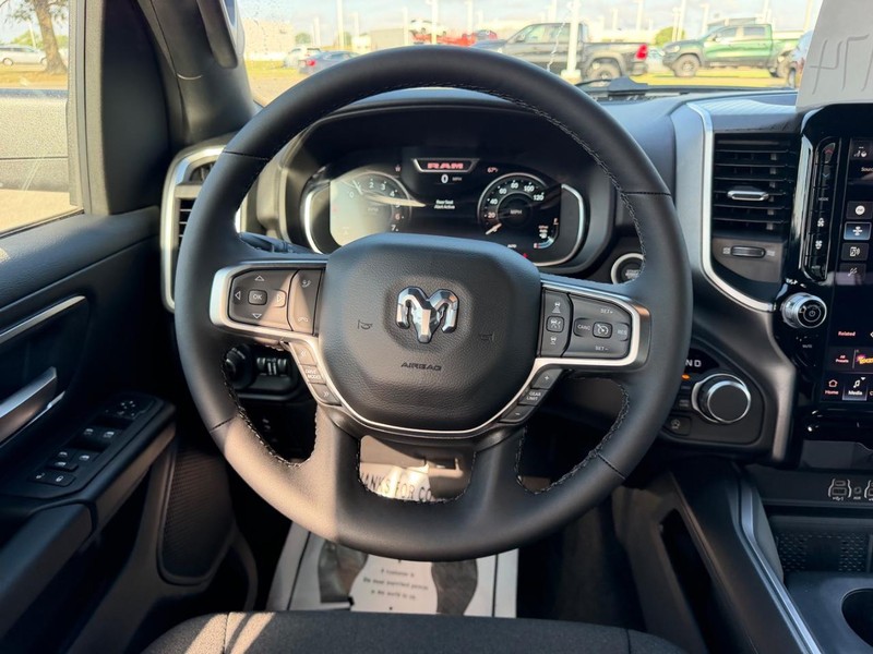Ram 1500 Vehicle Full-screen Gallery Image 10