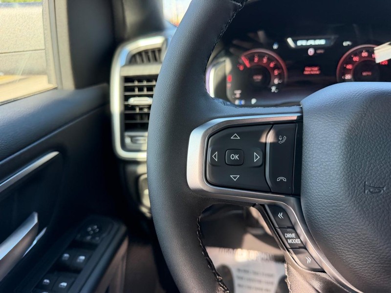 Ram 1500 Vehicle Full-screen Gallery Image 11
