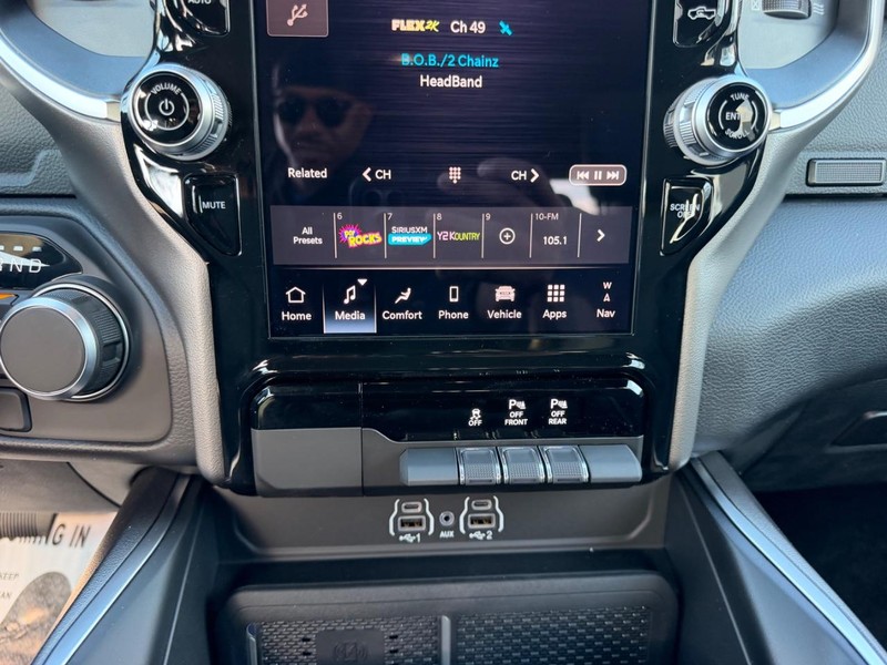 Ram 1500 Vehicle Full-screen Gallery Image 15