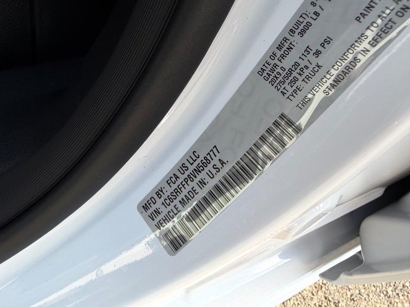 Ram 1500 Vehicle Full-screen Gallery Image 22