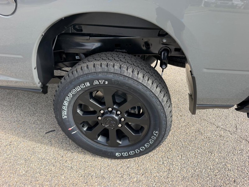Ram 2500 Vehicle Full-screen Gallery Image 7