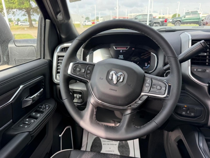 Ram 2500 Vehicle Full-screen Gallery Image 10
