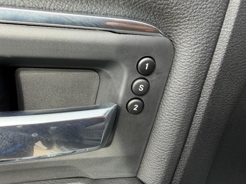 Ram 2500 Vehicle Full-screen Gallery Image 18