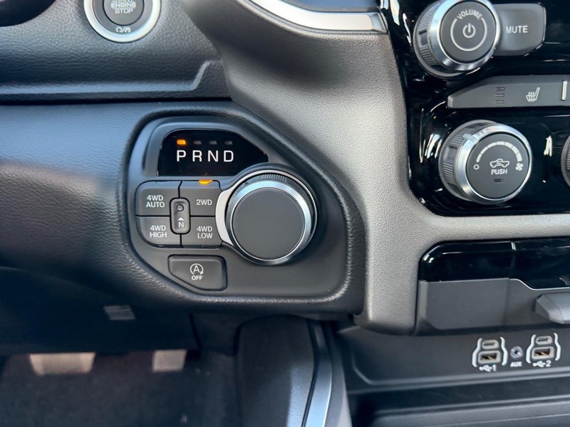 Ram 1500 Vehicle Full-screen Gallery Image 15