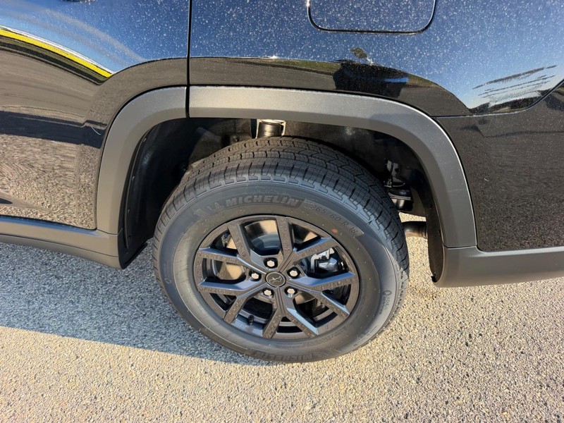 Jeep Grand Cherokee L Vehicle Full-screen Gallery Image 8