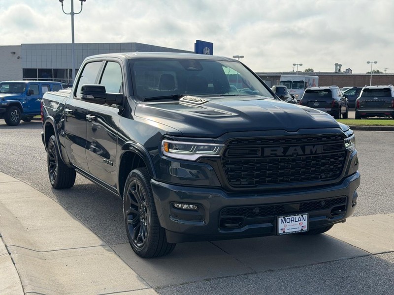 Ram 1500 Vehicle Full-screen Gallery Image 3