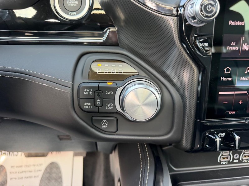 Ram 1500 Vehicle Full-screen Gallery Image 17
