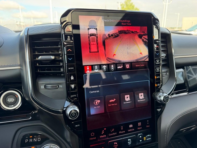 Ram 1500 Vehicle Full-screen Gallery Image 23