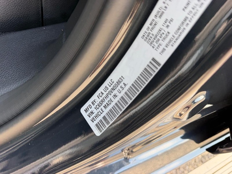 Ram 1500 Vehicle Full-screen Gallery Image 24