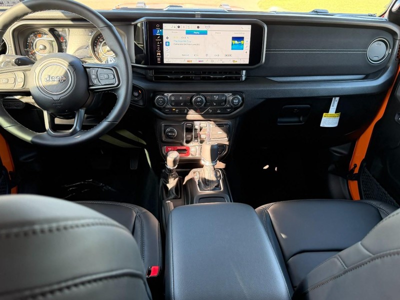 Jeep Wrangler Vehicle Full-screen Gallery Image 5