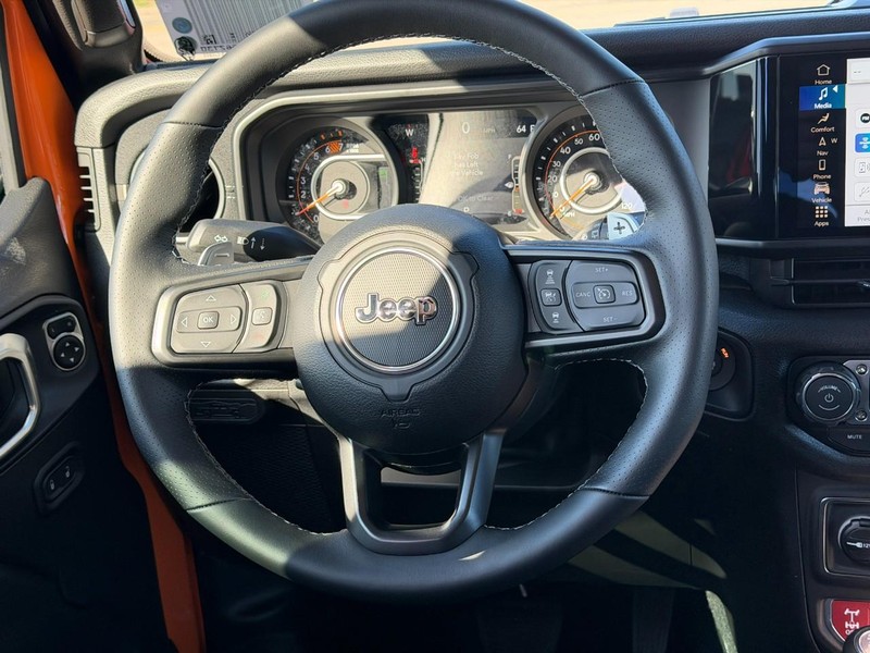 Jeep Wrangler Vehicle Full-screen Gallery Image 6