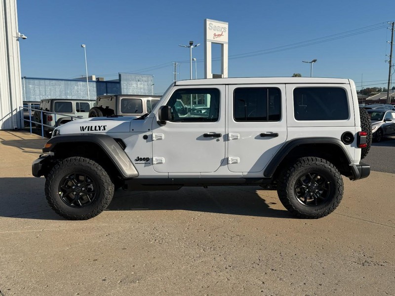 Jeep Wrangler Vehicle Full-screen Gallery Image 2