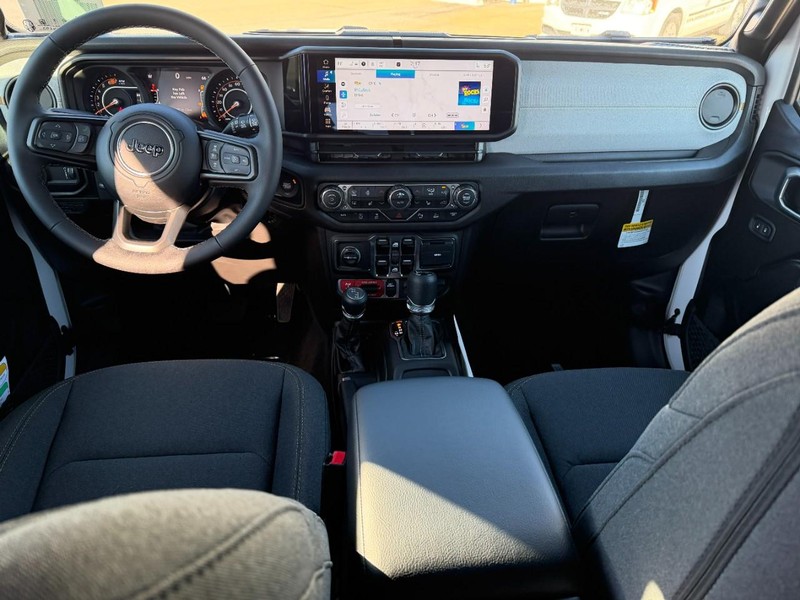 Jeep Wrangler Vehicle Full-screen Gallery Image 5