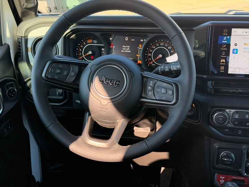 Jeep Wrangler Vehicle Full-screen Gallery Image 6