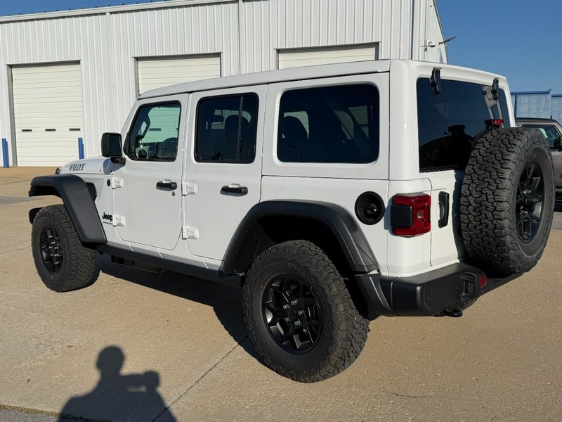 Jeep Wrangler Vehicle Full-screen Gallery Image 3
